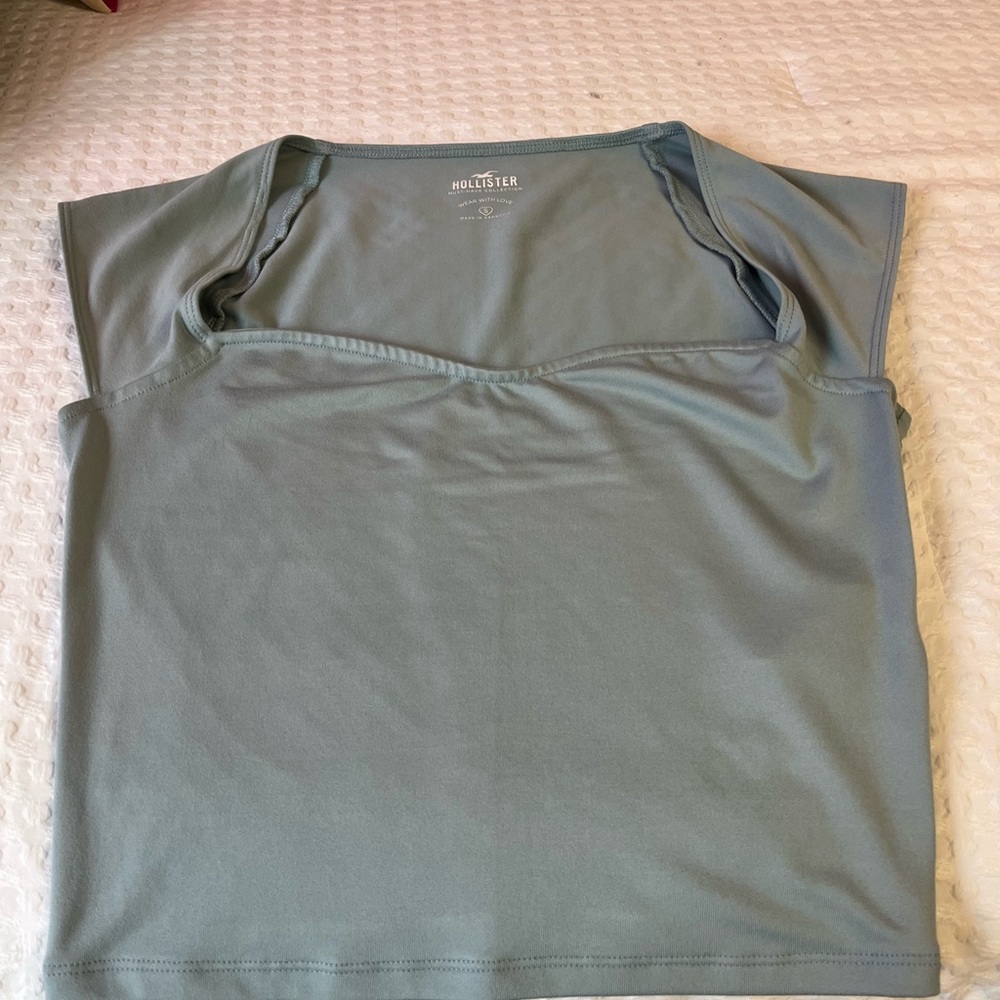 Hollister Women's Green/ Blue Top